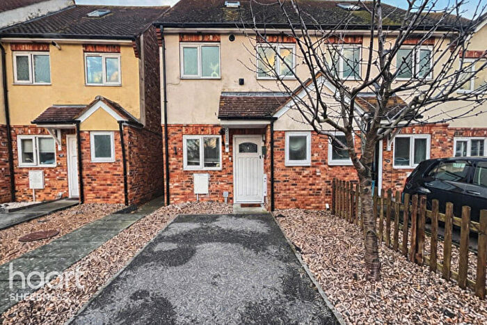 2 Bedroom End Of Terrace House For Sale In Halfway Road, Sheerness, ME12