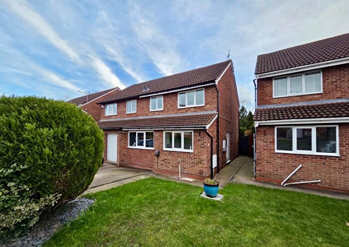 3 Bedroom Semi Detached House For Sale In Westgrove Avenue, Monkspath, Solihull, B90