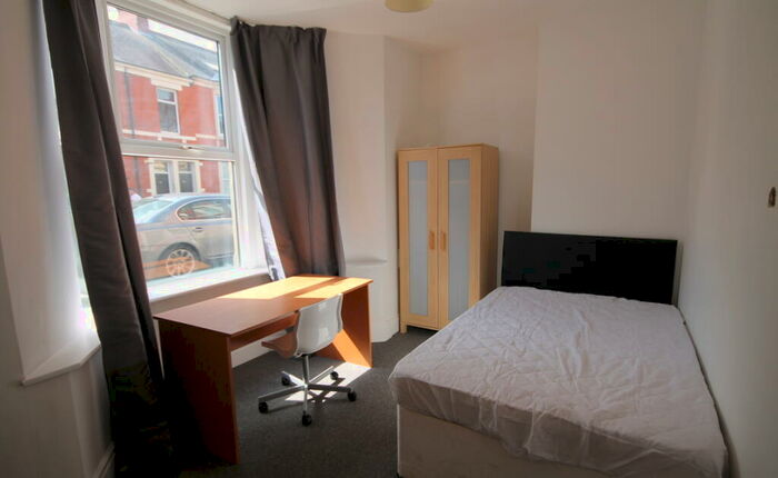3 Bedroom Flat To Rent In Fairfield Road, Newcastle Upon Tyne, NE2