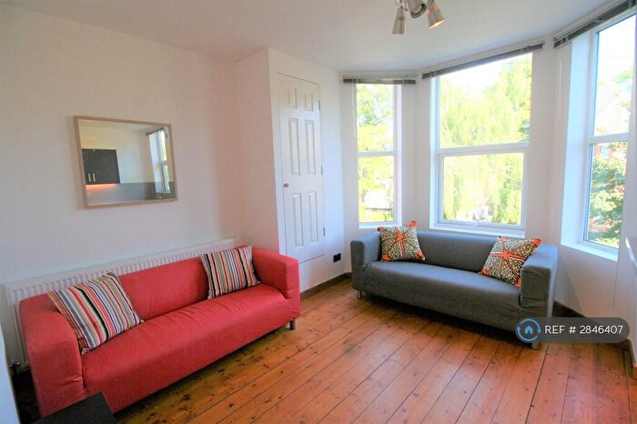 3 Bedroom Flat To Rent In Old Lansdowne Road, Manchester, M20