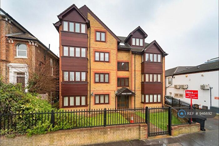 2 Bedroom Flat To Rent In Oliver Grove, London, SE25