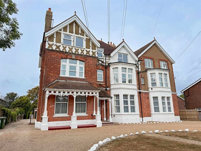 3 Bedroom Flat To Rent In Hastings Road, Bexhill-On-Sea, TN40