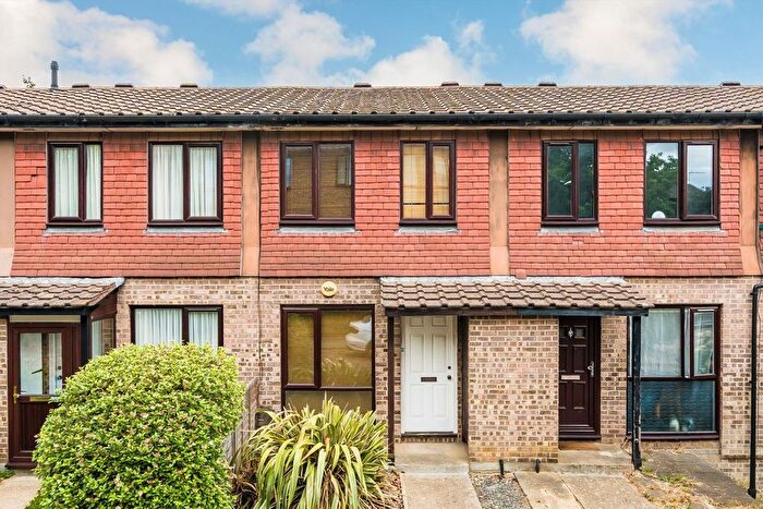 1 Bedroom Flat To Rent In Jefferson Close, Jefferson Close, W13