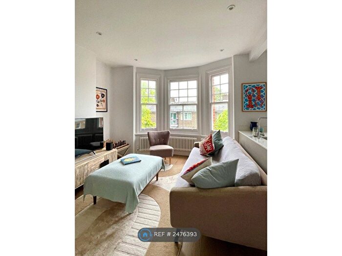 2 Bedroom Flat To Rent In Oval, London, SW9