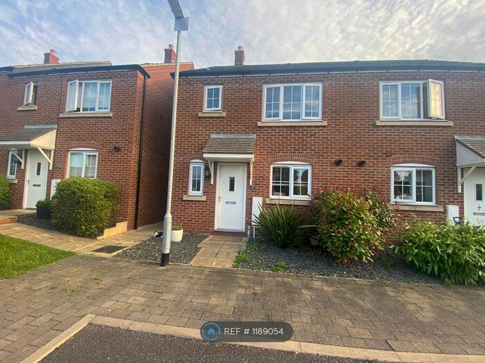 Houses to rent in Shefford Road, SG17, Central Bedfordshire