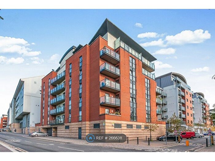 2 Bedroom Flat To Rent In Johnston Court, London, E10