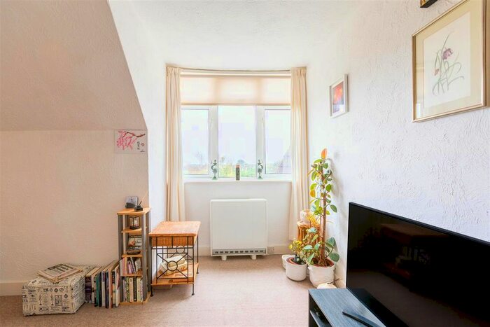 1 Bedroom Flat For Sale In Claigmar Road, Rustington, Littlehampton, BN16