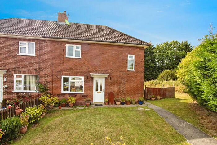 3 Bedroom Semi-Detached House For Sale In Springwell Avenue, Swillington, Leeds, LS26