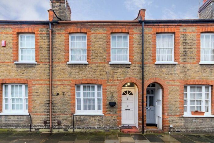 2 Bedroom Terraced House To Rent In Hamilton Road, Twickenham, TW2