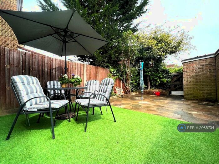 5 Bedroom Terraced House To Rent In Howard Road, Surbiton, KT5