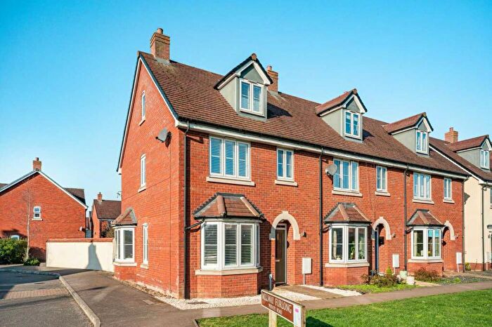 4 Bedroom End Of Terrace House For Sale In Millway Furlong, Haddenham, HP17