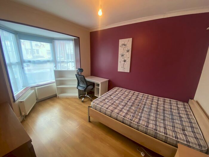 6 Bedroom Property To Rent In Lodge Road, Southampton, SO14