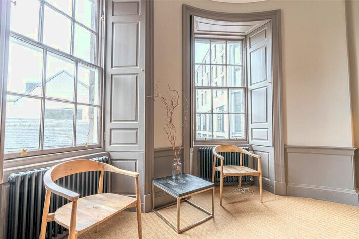 3 Bedroom Flat To Rent In St. James Square, Edinburgh, EH1