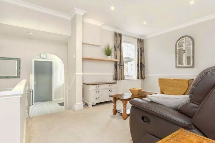 1 Bedroom Flat To Rent In Gastein Road, London W6