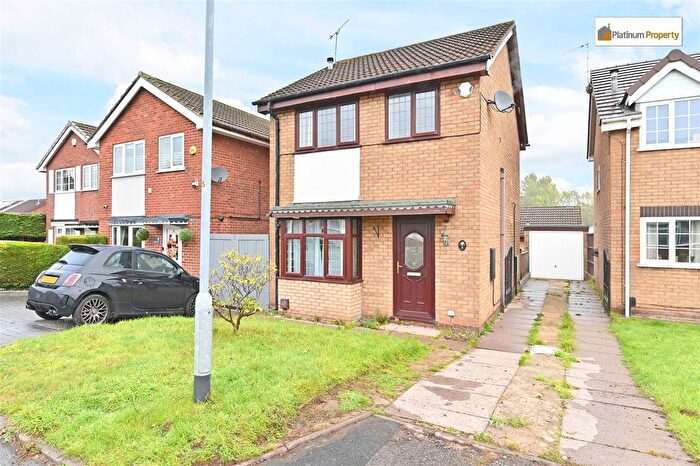 3 Bedroom Detached House For Sale In Rylestone Close, Meir Park, ST3