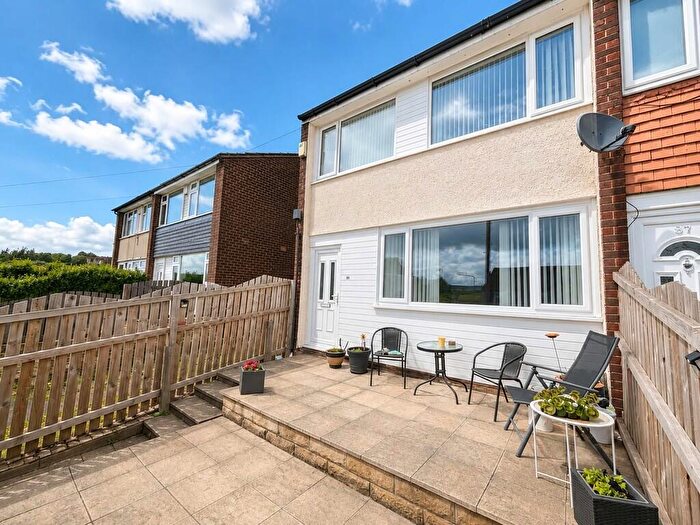 3 Bedroom Town House For Sale In Eskdale Rise, Allerton, Bradford, BD15
