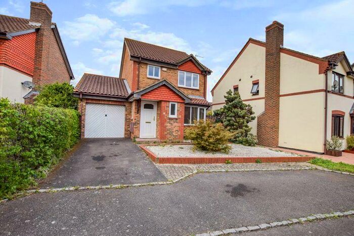 3 Bedroom House To Rent In Lacock Abbey, Riverfield Drive Area, Bedford, MK41