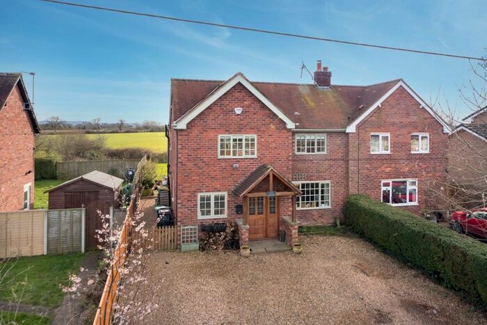 4 Bedroom Semi-Detached House For Sale In Church Lane, Hargrave, CH3