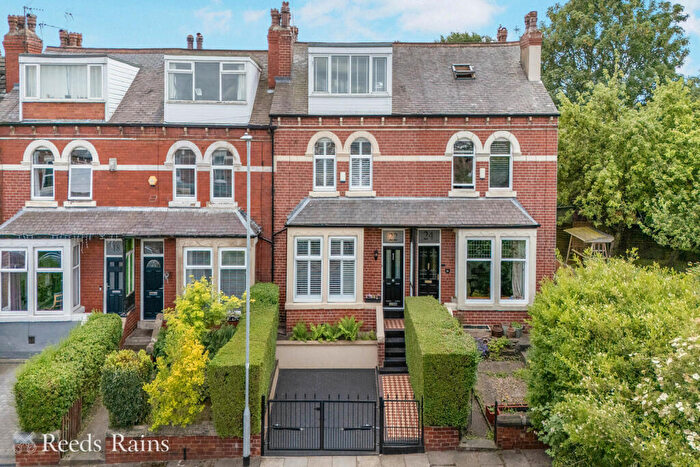 4 Bedroom Terraced House For Sale In Carter Mount, Leeds, West Yorkshire, LS15