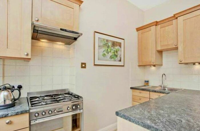 1 Bedroom Flat To Rent In Moreton Place, Pimlico, London, SW1V