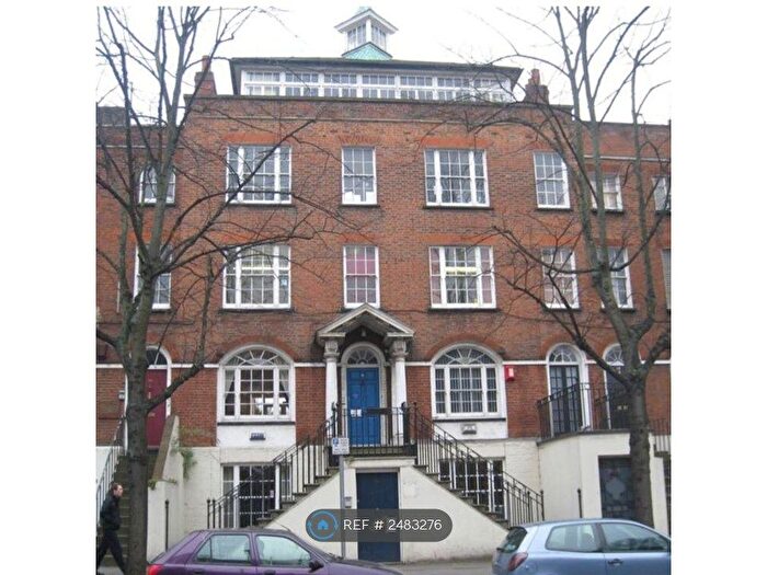 2 Bedroom Flat To Rent In New Road, Chatham - Kent, ME4