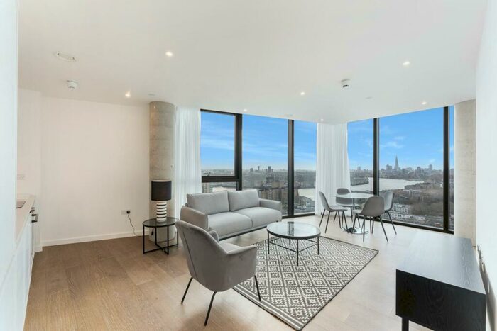 2 Bedroom Apartment To Rent In Vetro Court, Canary Wharf, E14