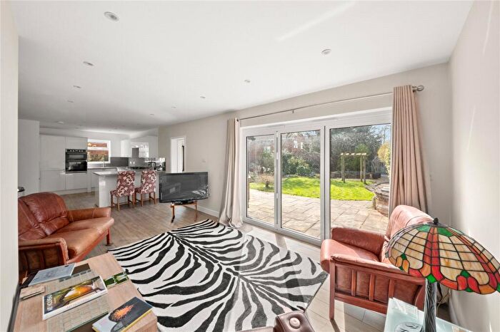 3 Bedroom Bungalow For Sale In Howletts Lane, Ruislip, HA4