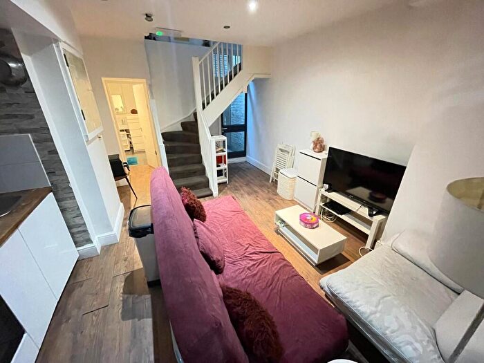 Studio To Rent In Chicksand Street, London, E1