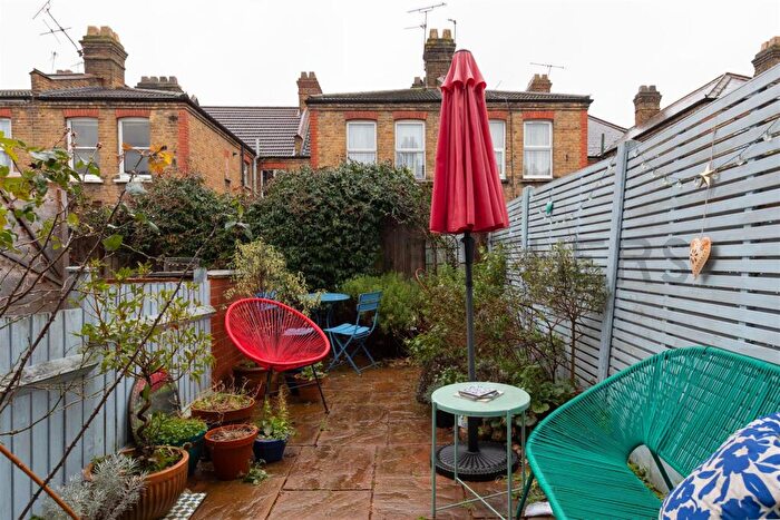 1 Bedroom Apartment To Rent In Morieux Road, London, E10