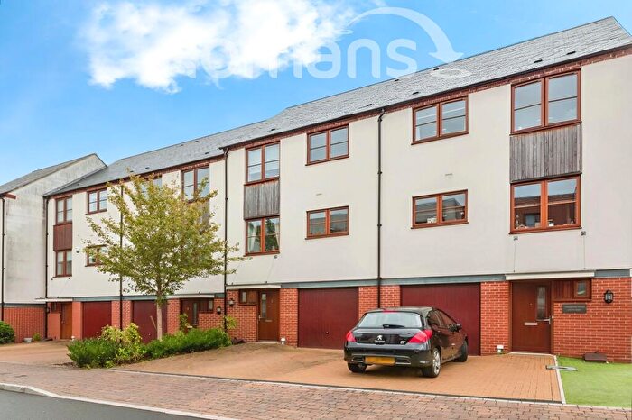 3 Bedroom Terraced House To Rent In Northbrook Crescent, RG24