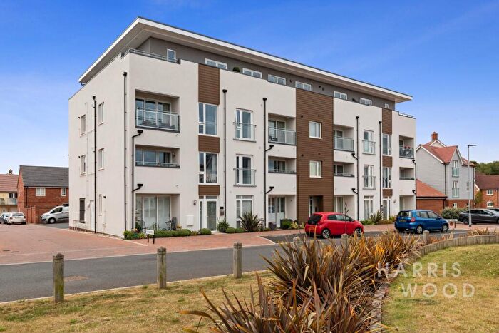 2 Bedroom Ground Maisonette For Sale In Compass House, Marina Walk, Rowhedge, Essex, CO5