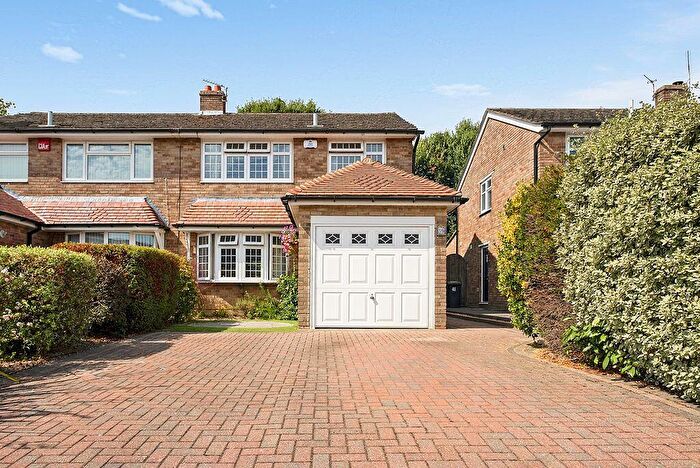 3 Bedroom Semi-Detached House For Sale In Kingscote Road, Waterlooville, PO8
