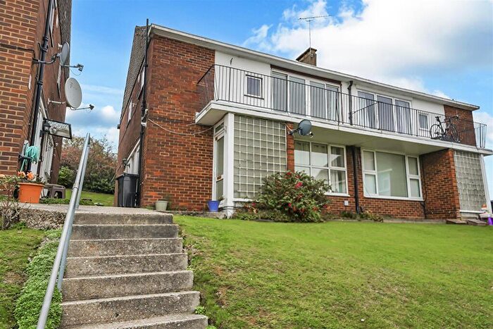 2 Bedroom Apartment For Sale In Top House Rise, North Chingford, E4