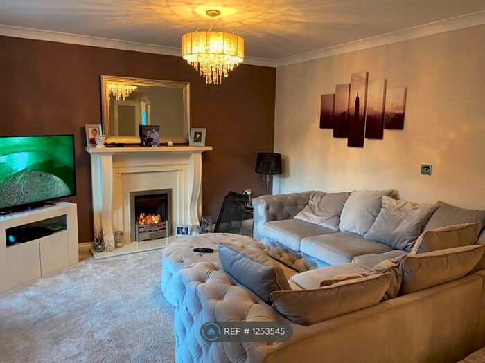 4 Bedroom Detached House To Rent In Kenmore Close, Gateshead NE10