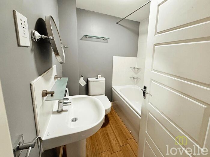 2 Bedroom End Of Terrace House To Rent In Sunningdale Way, Gainsborough, DN21