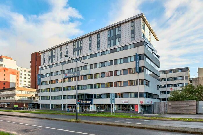 2 Bedroom Flat For Sale In Swindon, Wiltshire, SN1