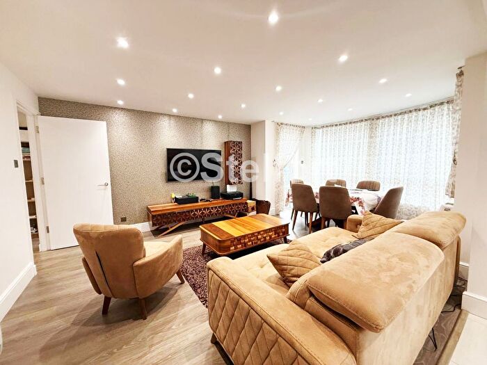 2 Bedroom Flat For Sale In Admiral Walk, London, W9