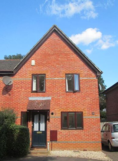 4 Bedroom Semi-Detached House To Rent In Kirby Place, Oxford, OX4