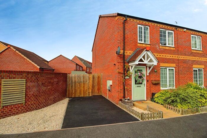 2 Bedroom Semi-Detached House For Sale In Thompson Way, Tamworth, B78