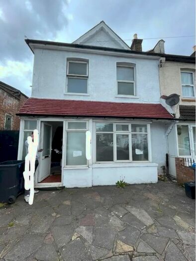 5 Bedroom Flat To Rent In Parchmore Rd, Thornton Heath, CR7