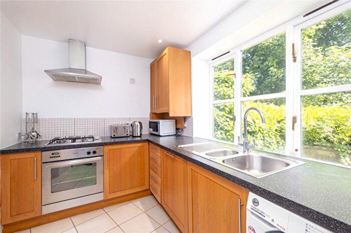 2 Bedroom Duplex To Rent In Highgate High Street, Highgate, London, N6