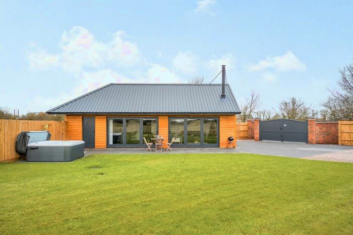 2 Bedroom Barn Conversion For Sale In Tomlow Road, Stockton, Southam, Warwickshire, CV47