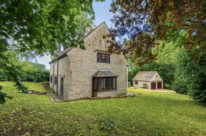 4 Bedroom Detached House To Rent In Perrotts Brook, Cirencester, GL7