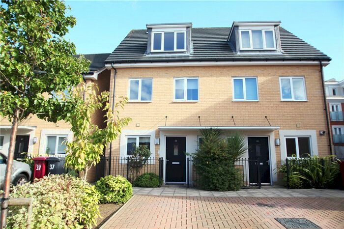 3 Bedroom Semi-Detached House To Rent In St. Agnes Way, Reading, Berkshire, RG2