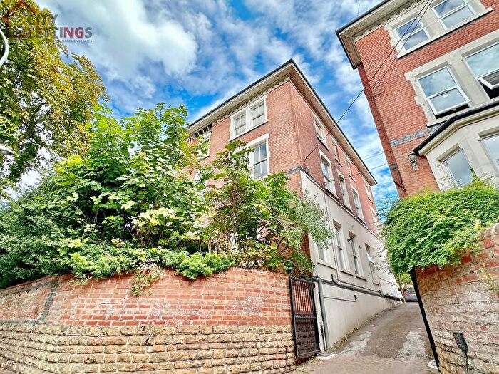 1 Bedroom Flat To Rent In Forest Road West, Arboretum, NG7