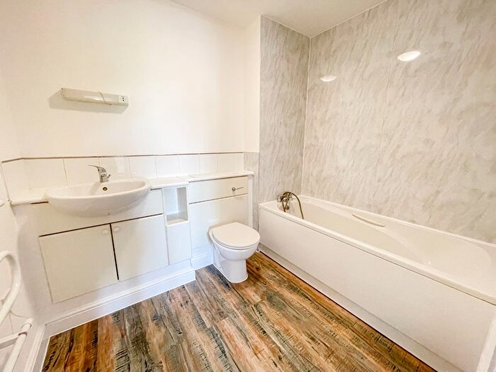 2 Bedroom Flat To Rent In Baltic Wharf, Clifton Marine Parade, Gravesend, Kent, DA11