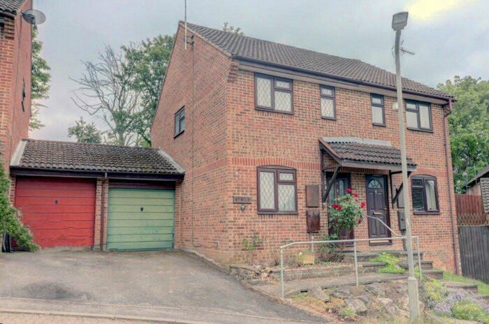 2 Bedroom Semi-Detached House To Rent In Dunwood Rise, High Wycombe, HP13