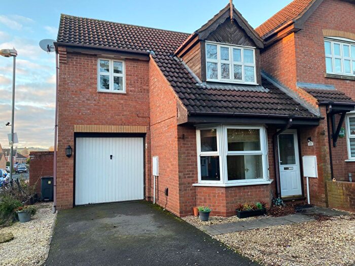 3 Bedroom End Of Terrace House To Rent In Woodcock Close, Rednal, Birmingham, B31