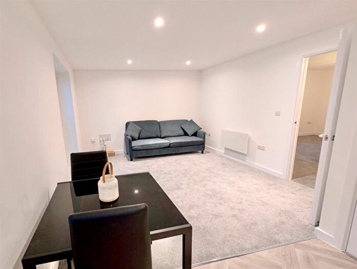 2 Bedroom Flat To Rent In Firecrest Close, Whitmore Place, Coventry, CV6