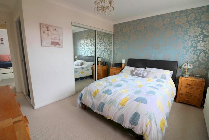 4 Bedroom Detached House For Sale In Launton Close, Luton, Bedfordshire, LU3